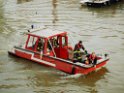 Einsatz BF Koeln Treibstoff auffangen Koeln Rheinauhafen P074